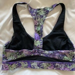 Lululemon sports bra